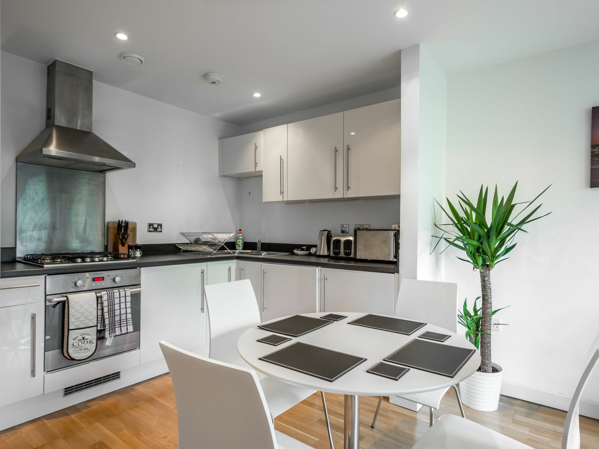 City Center Apartment Bedford Dış mekan fotoğraf